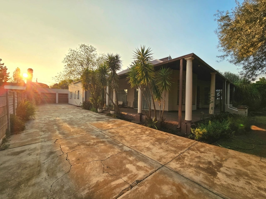 4 Bedroom Property for Sale in Miederpark North West
